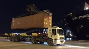Transporte dos contêineres